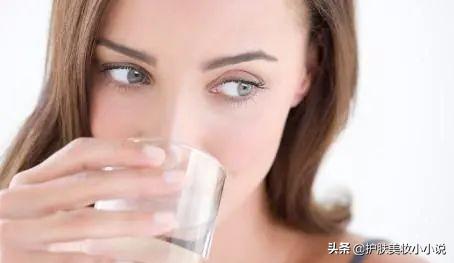 怎么改善脸上毛孔粗大的小妙招,日常脸上毛孔粗大怎么改善小妙招