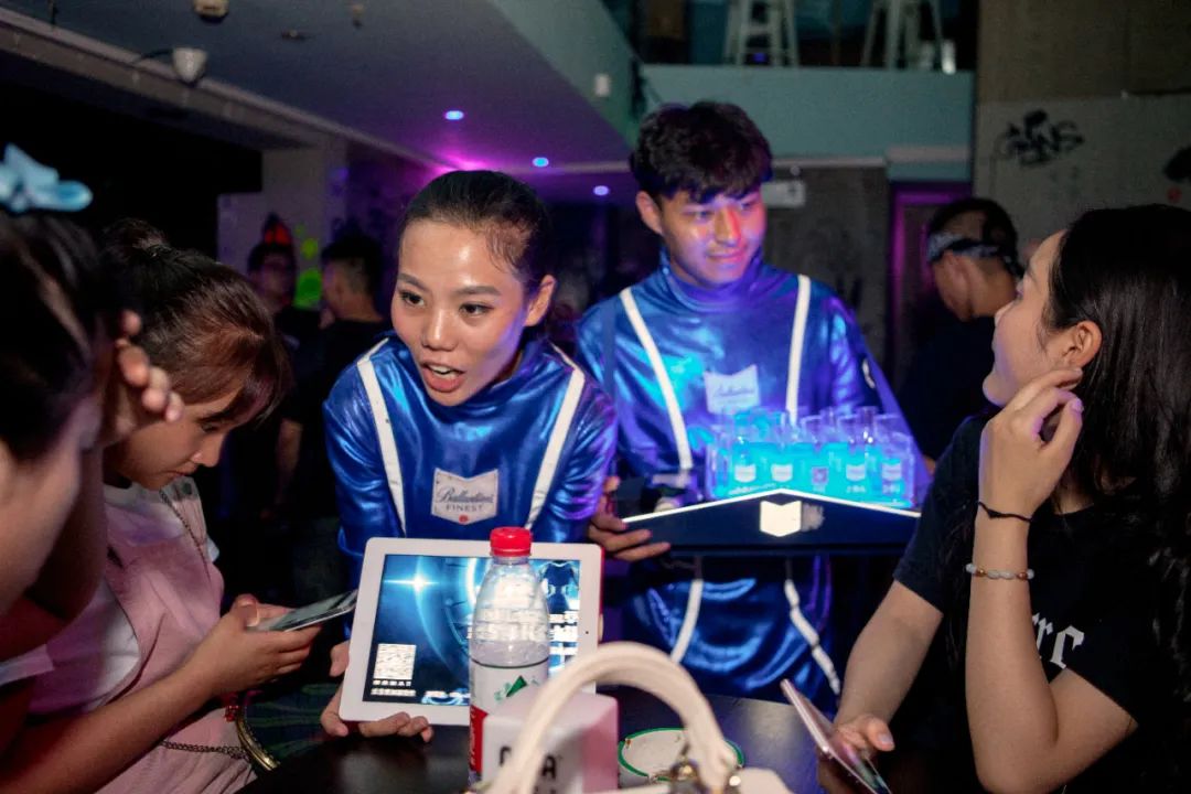 这些奇葩淘宝买家你见过几个,那些奇葩的淘宝照片秀