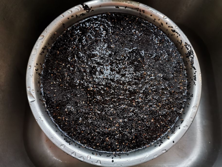 黑芝麻炒熟磨成粉,磨成粉的黑芝麻怎么吃