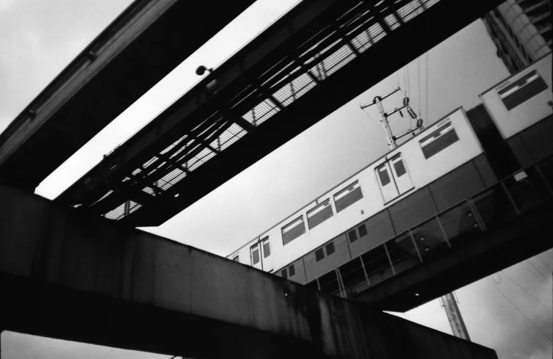 秦昊在重庆生活吗,秦昊现实中的生活