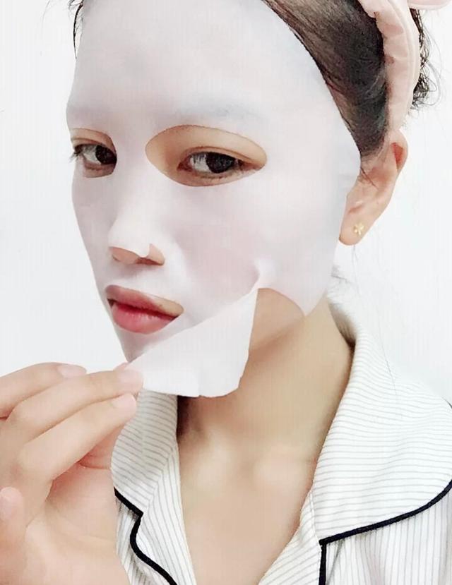 面膜多久敷一次效果才会比较好,面膜敷多长时间用完要不要洗脸了