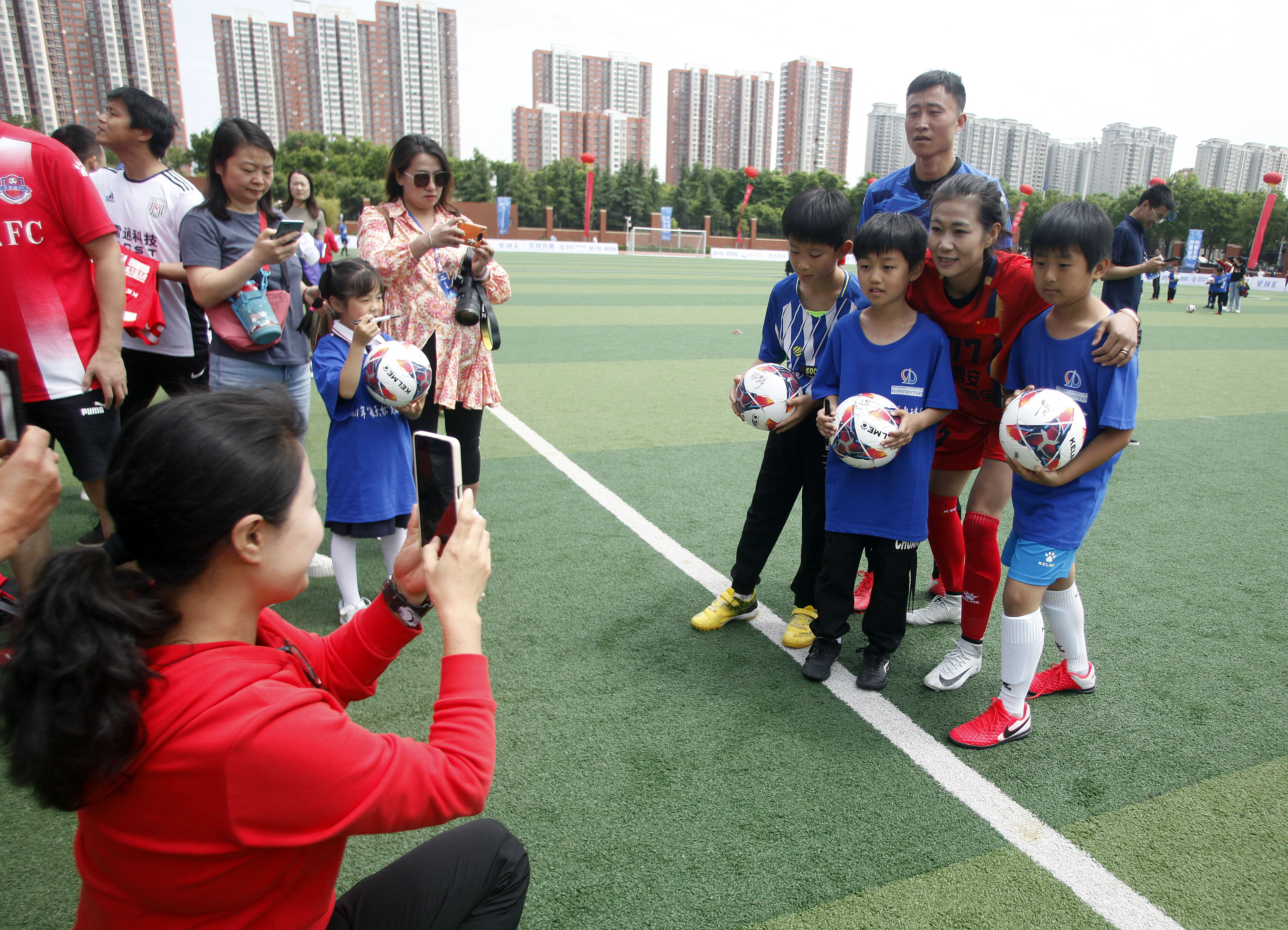 铿锵玫瑰航空展,铿锵玫瑰国际舞台音乐会