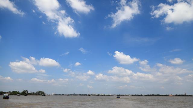 夜游湄公河在哪里看到景点,穿行在路上