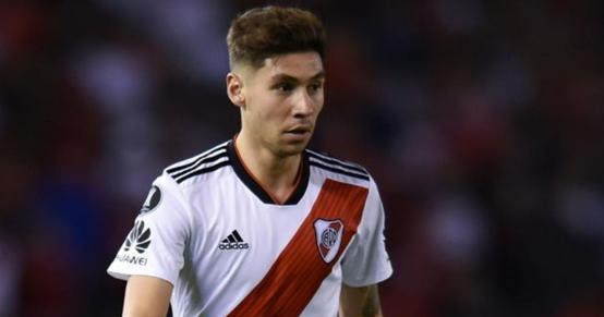 与梅西并列第一的阿根廷球员,梅西与阿根廷国家队小将合影