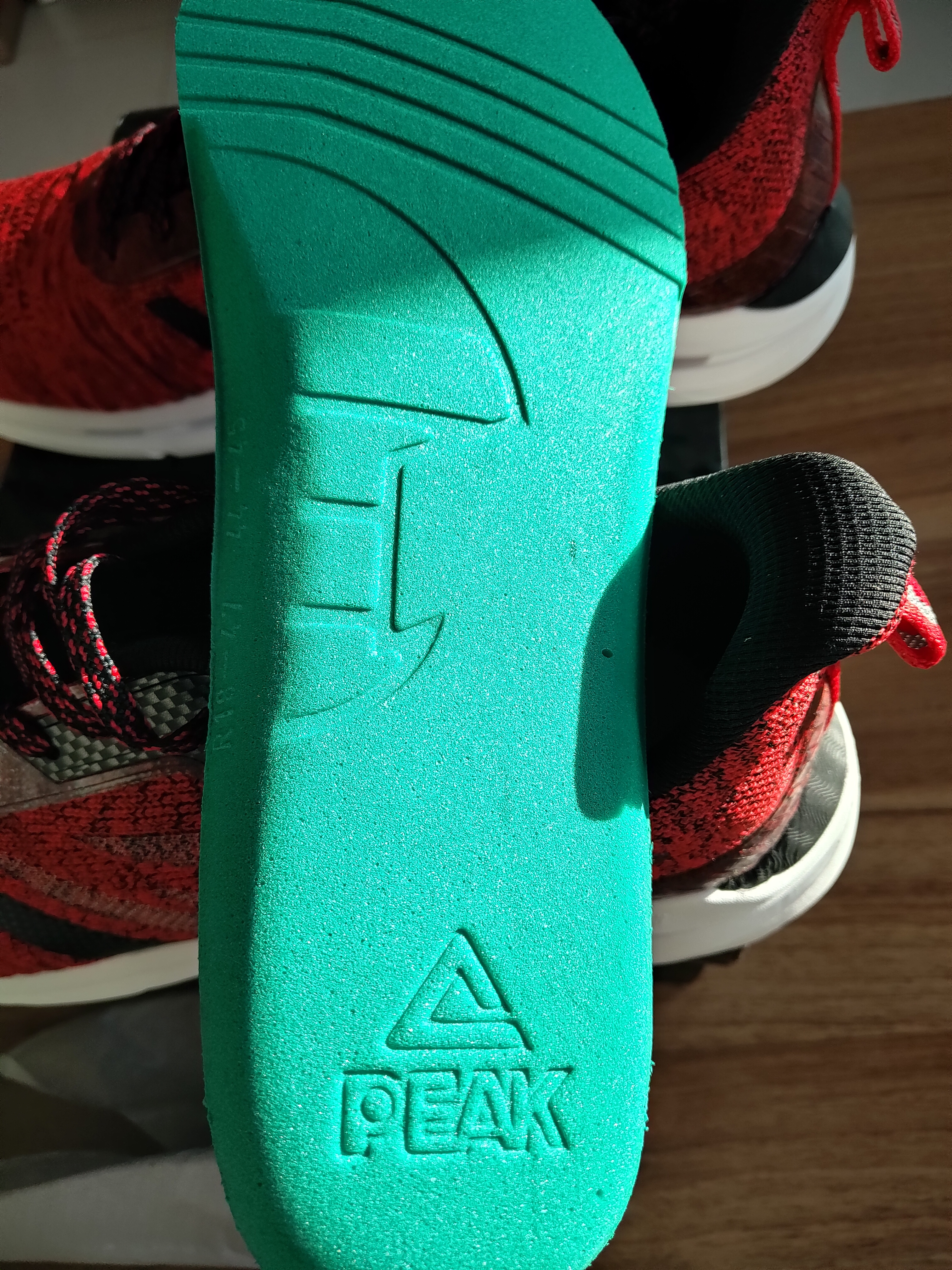 待疫情结束咱们一起跑步去吧——匹克悦跑7*开代**箱简评