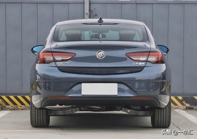 别克君威15万左右的车型,1.5t君威和1.5雅阁买哪个好