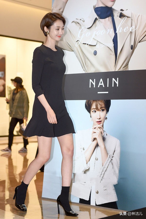 李宇春牛仔靴穿搭皮衣,李宇春私服长筒靴