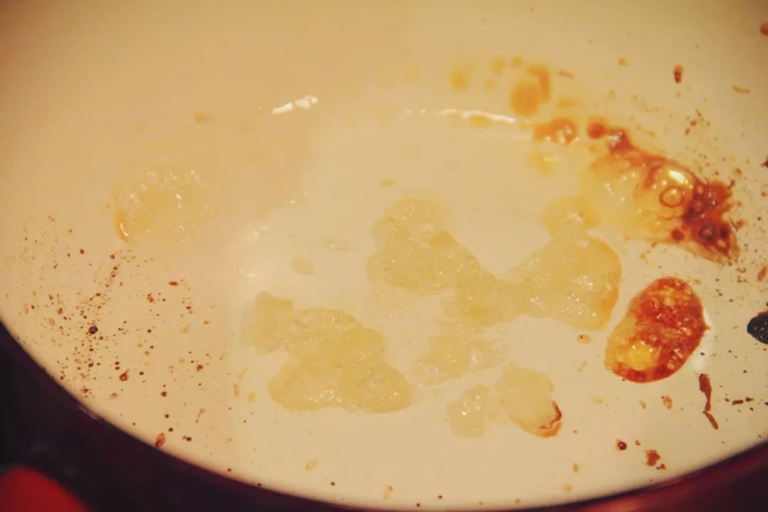 烧仙草焦糖奶茶做法,以前香飘飘焦糖烧仙草布丁奶茶