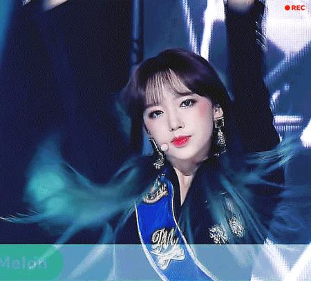 什么脸型都适合的刘海在家就能剪,刘海尴尬期适合剪什么样的刘海