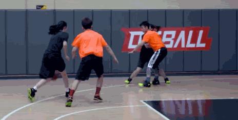 全场篮球战术配合和跑位技巧,篮球快攻二打2训练方法