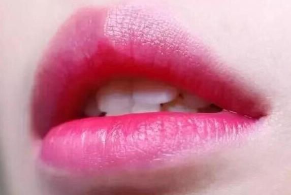 YSL口红怎么涂好看,ysl口红如何涂好看