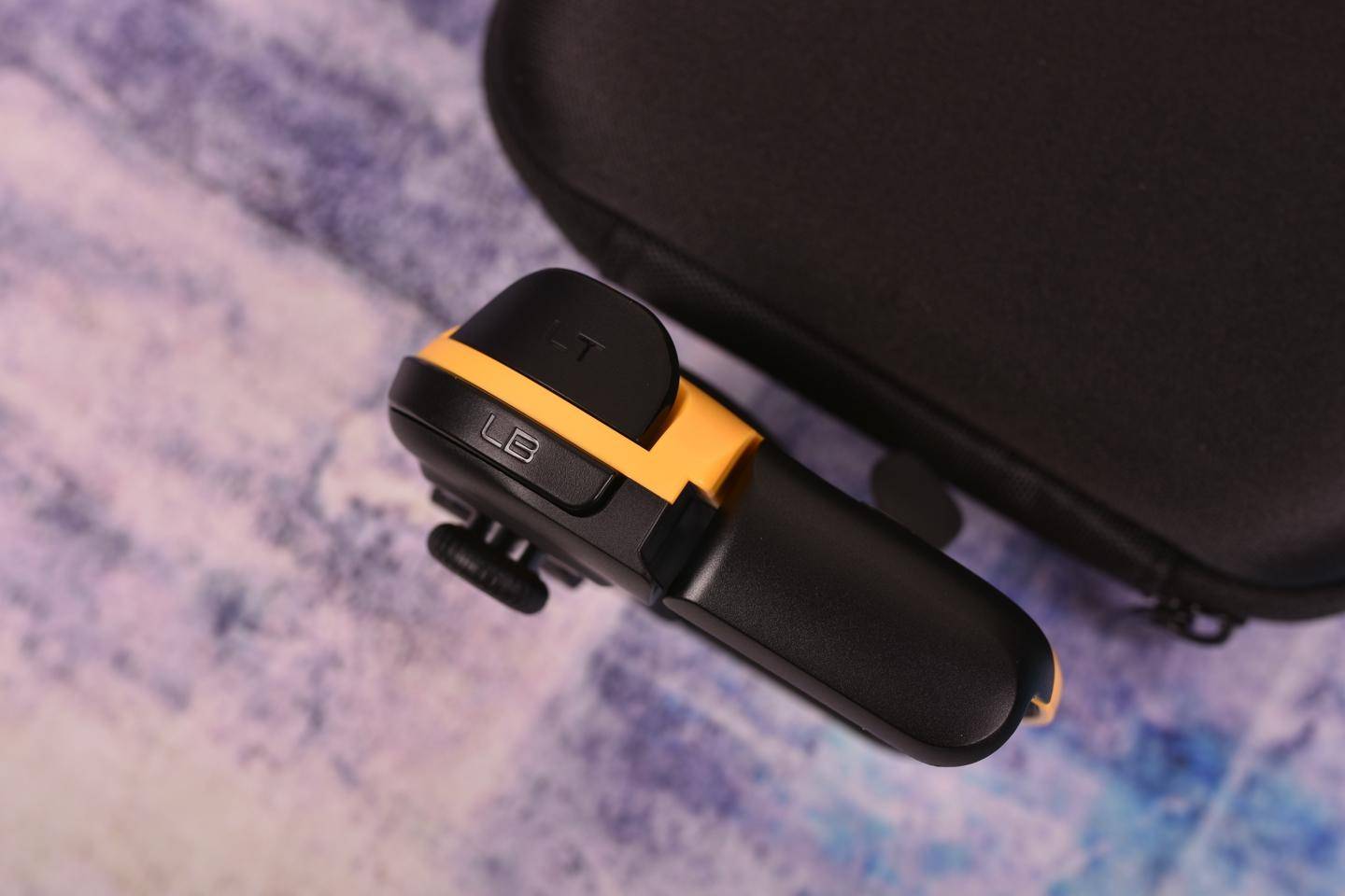 什么手柄最适合手机玩吃鸡,大屏手机用的吃鸡游戏手柄