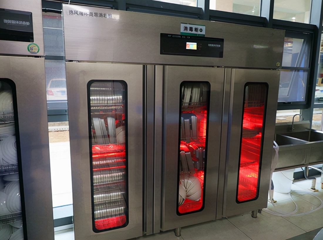 济南济钢高级中学兴隆校区食堂,济南济钢高级中学的食堂