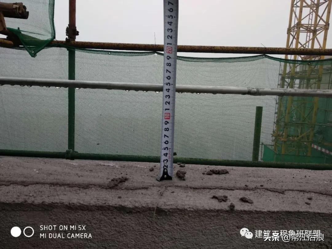 屋面避雷带转角做法示意图,屋面避雷带怎么做才规范