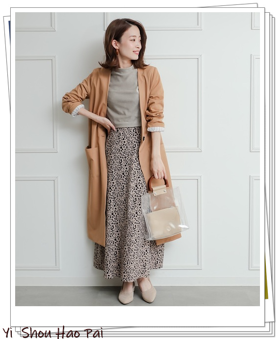 豹纹裙半身裙搭配春天,豹纹半身裙怎么搭配上衣