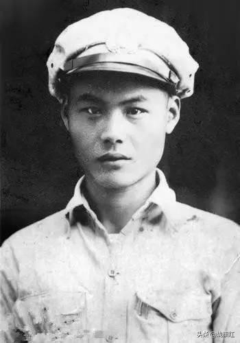 日军*锁封**港岛，要求文化名人“报到”，我方策划特殊营救