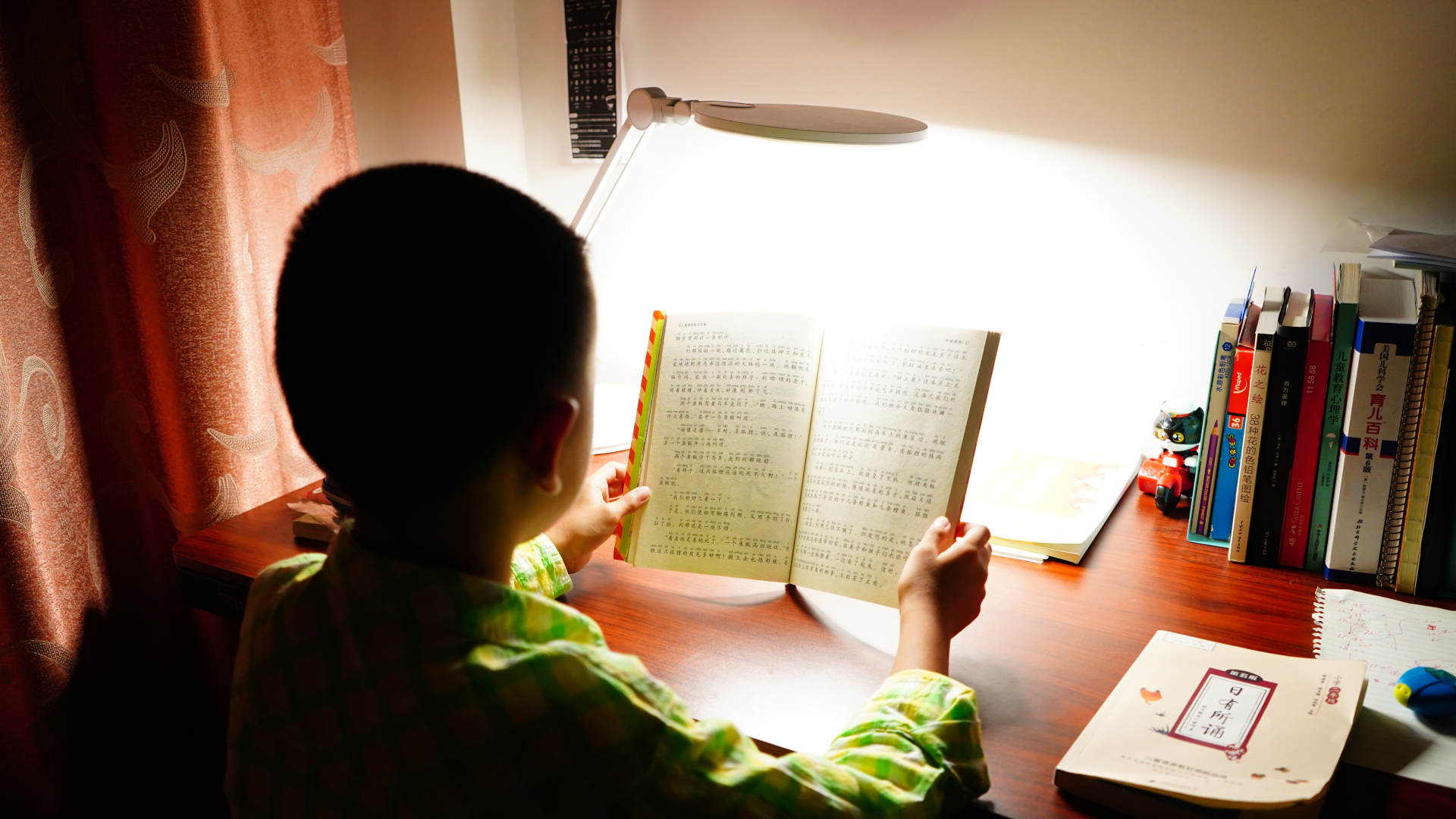 给十岁孩子买什么礼物有纪念意义,十岁小孩送最有意义的礼物是什么