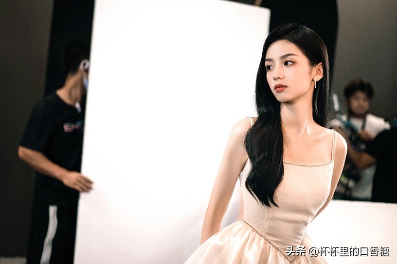 网评演技好的95后小花TOP10！周也十、杨超越九，赵露思赢虞书欣