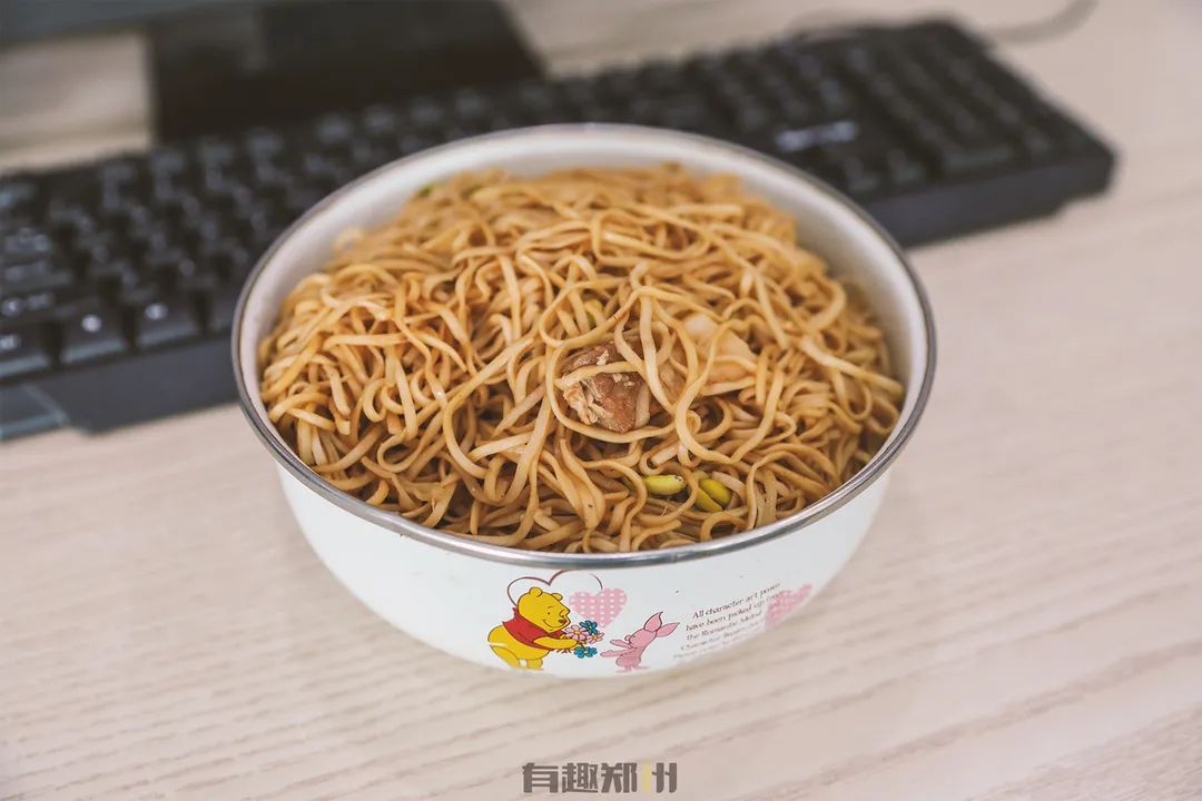 上班族中午在公园吃什么,上班族周末休息在家怎么吃