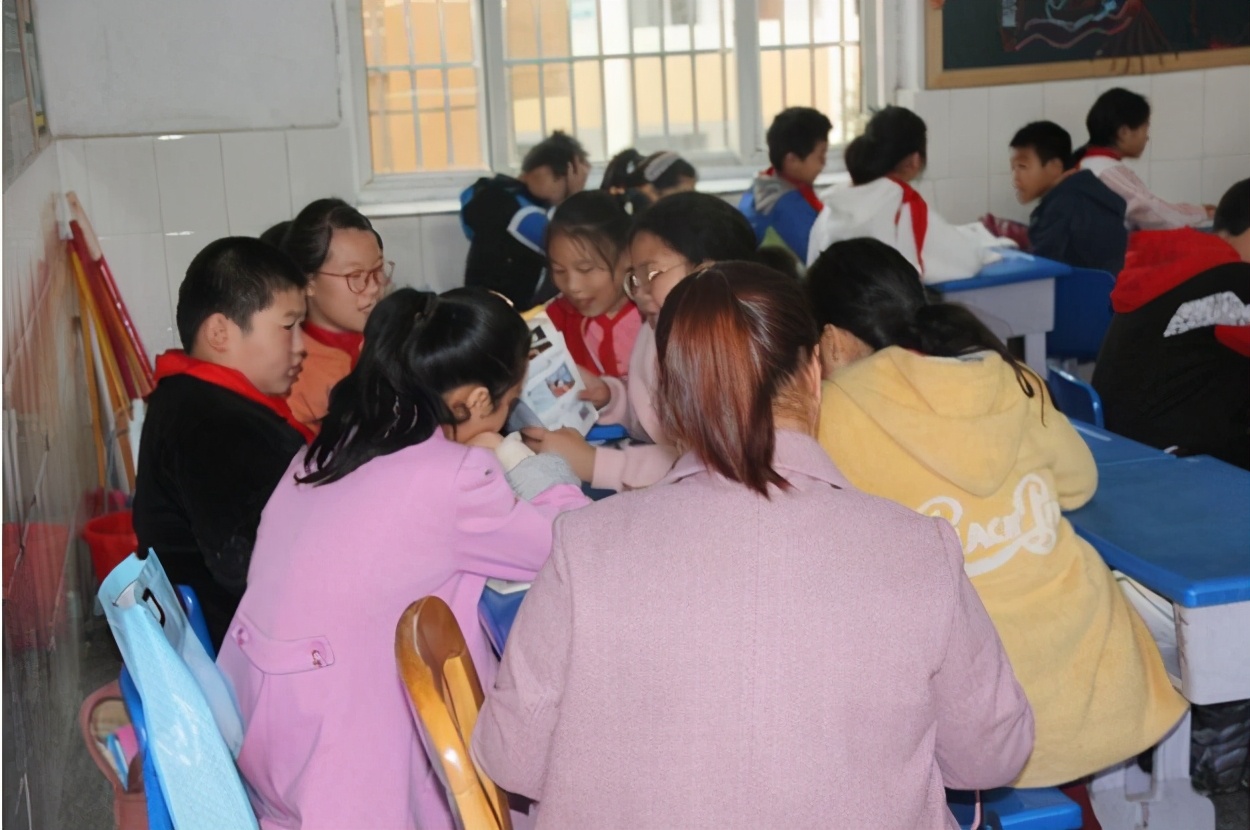 ​县教师发展中心视导检查曹庙小学教育教学工作