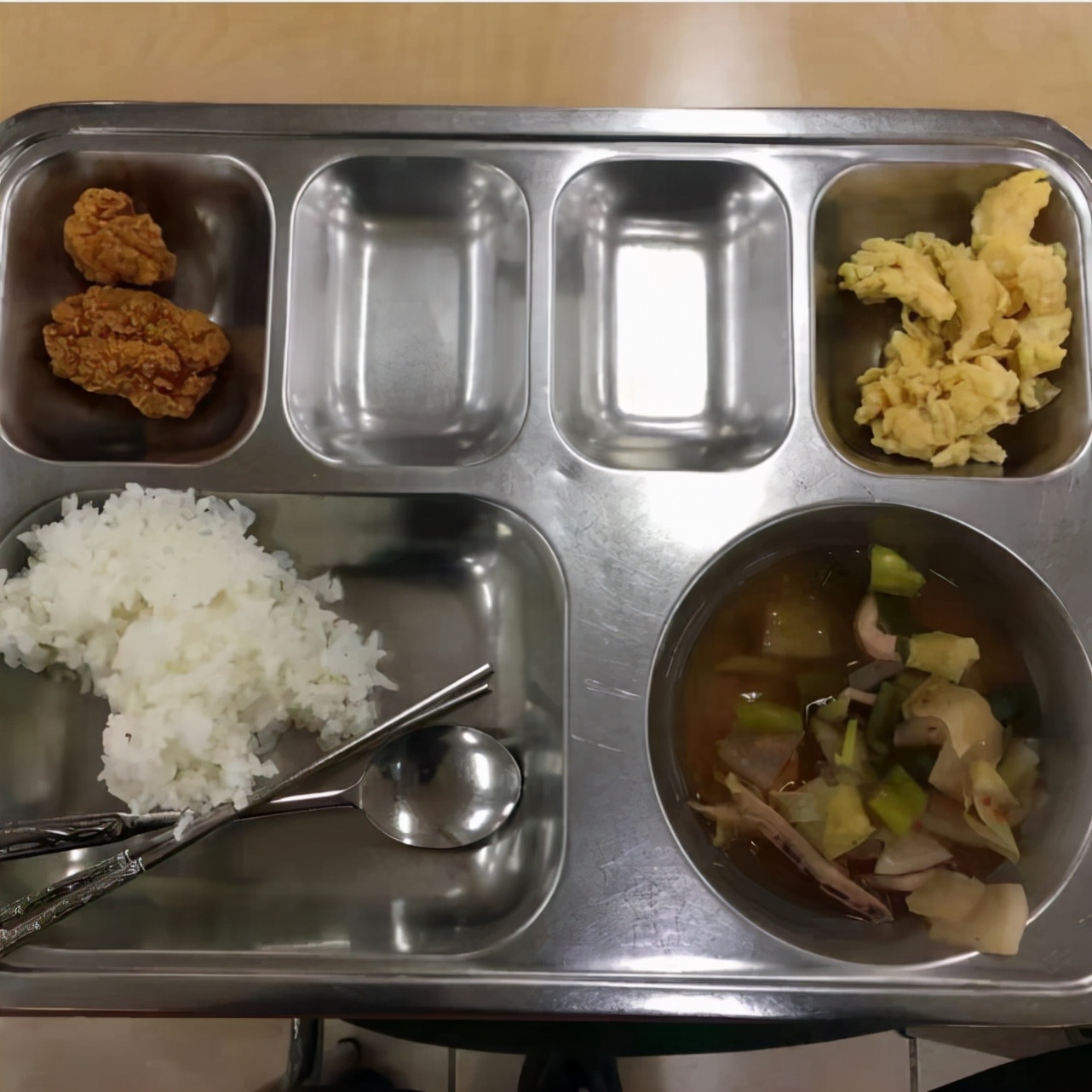 韩国大学食堂的伙食,韩国留学生在中国食堂吃中国美食