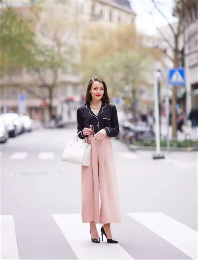 七分阔腿裤牛仔裤搭配什么鞋子,秋装新款阔腿裤小黑裤