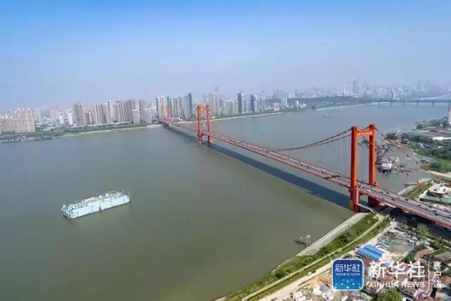 帅气武装直升机视频,帅气飞行直升机