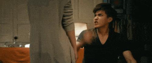 一个震惊表情包配上bgm,这个出场bgm太绝了表情包