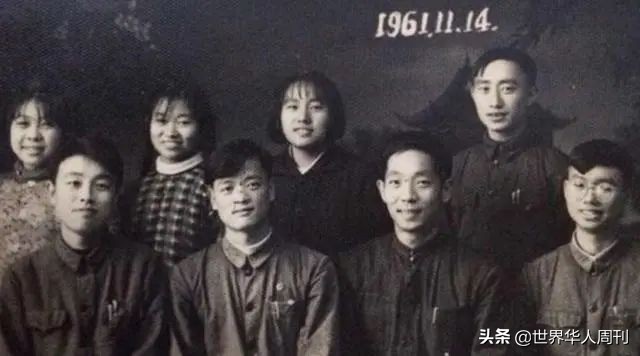 老人哭泣送别袁隆平,夫人泪目送别袁隆平