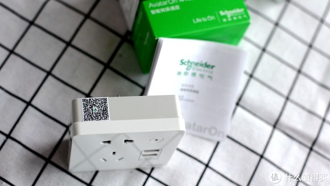 施耐德皓呈系列小夜灯现场效果,施耐德颜值开关插座