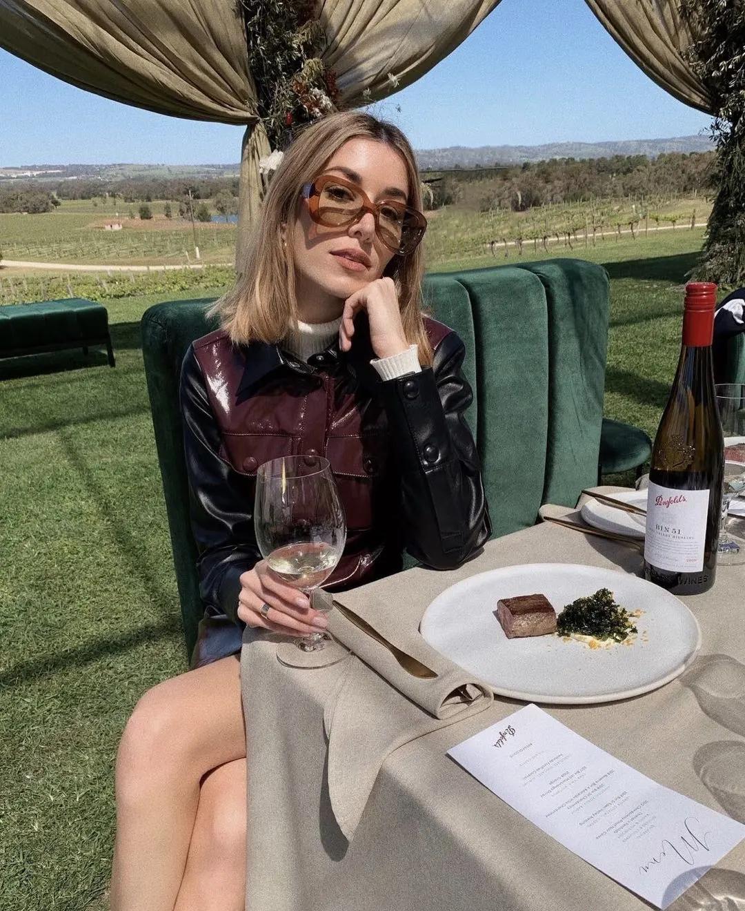 圆脸女生怎么选墨镜,圆脸女生如何选择大牌眼镜