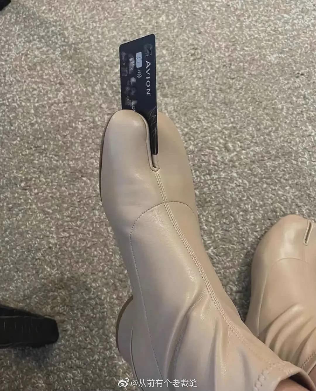 花5000块钱买个猪蹄子鞋穿，我已经跟不上潮流了…