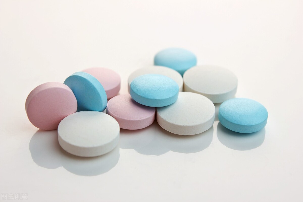 博美口臭牙黄怎么回事,博美狗狗口臭应该吃什么