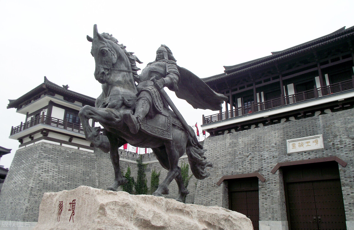 楚霸王不肯过乌江成语,和楚霸王有关的成语