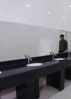 搞笑gif狗子我为这个家操碎了心,搞笑gif图片狗子都开始学坏了