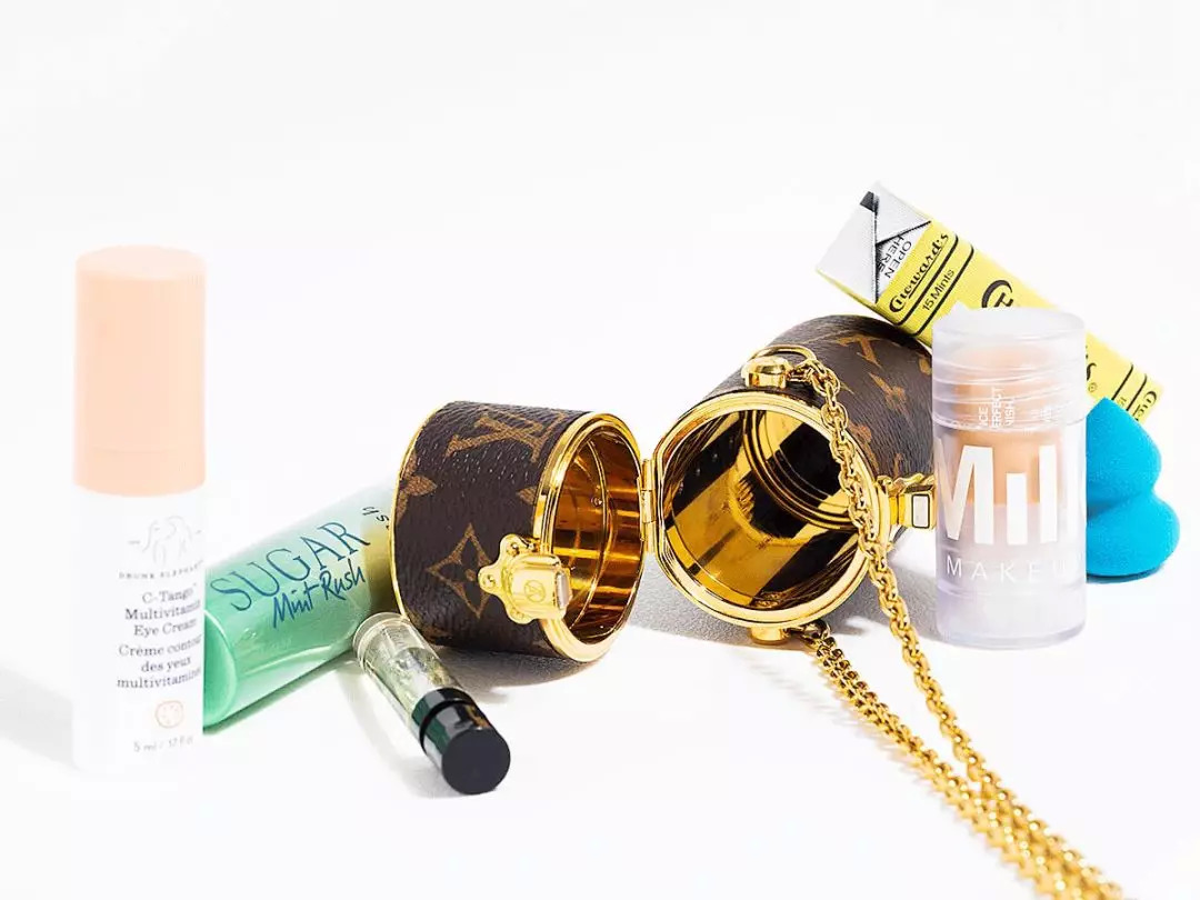 我的胸，我的手指，我的脚腕……都需要一只包包