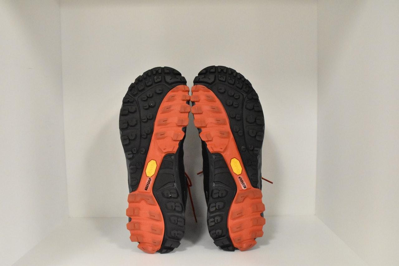 aku登山鞋属于什么档次,aku户外登山鞋