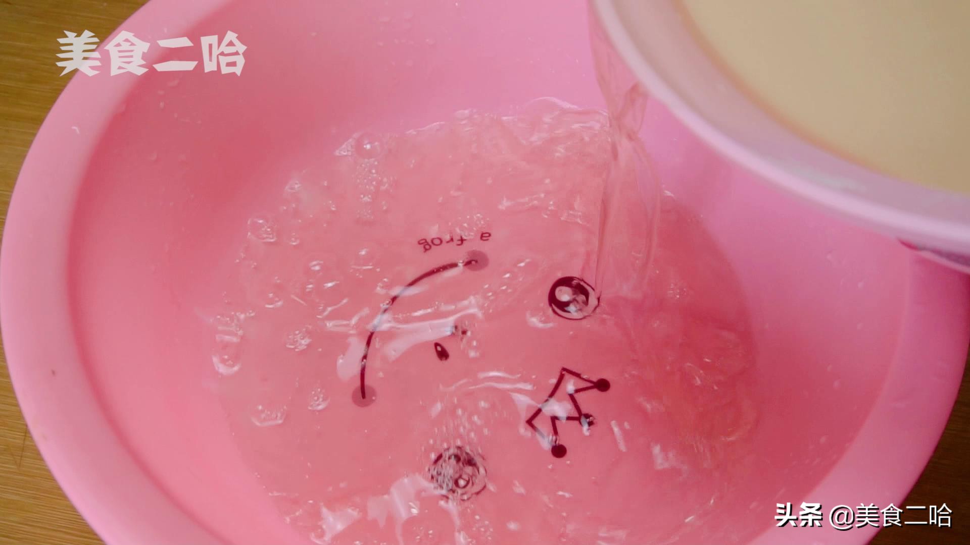 家里做凉皮蒸的都是开裂的啥原因,凉皮为什么老开裂还很粘不劲道