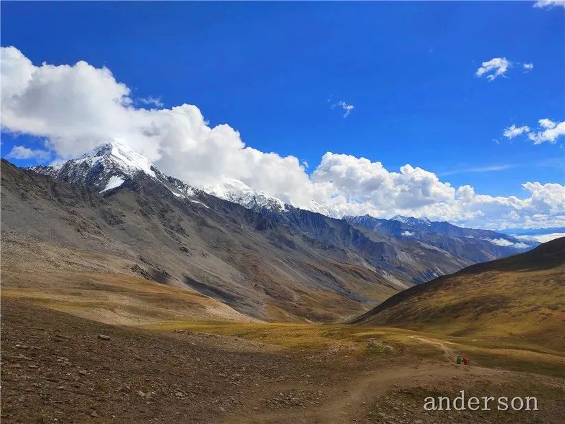 陪着贡嘎过仲秋，深夜听到女生的尖叫（上）