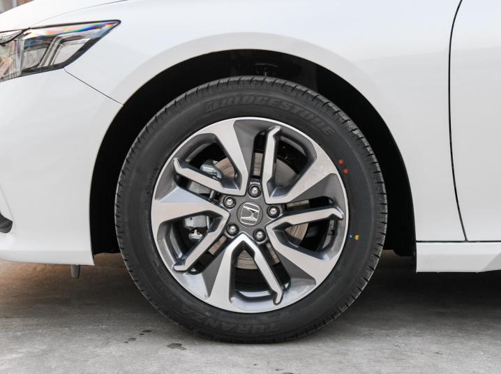 同是本田B级车，TA配可变悬架，油耗与雅阁混动一样低，却被忽视