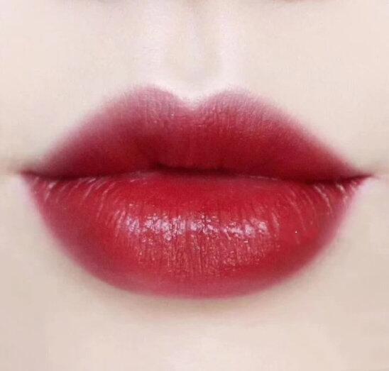 适合黑皮肤的迪奥888口红推荐 (黄皮迪奥口红999和080哪个好看)