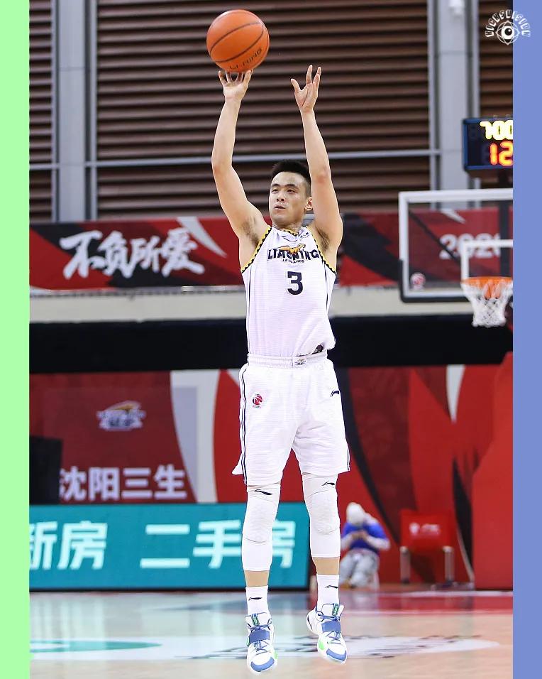 cba球鞋面面观排名,cba球鞋上脚闪击3