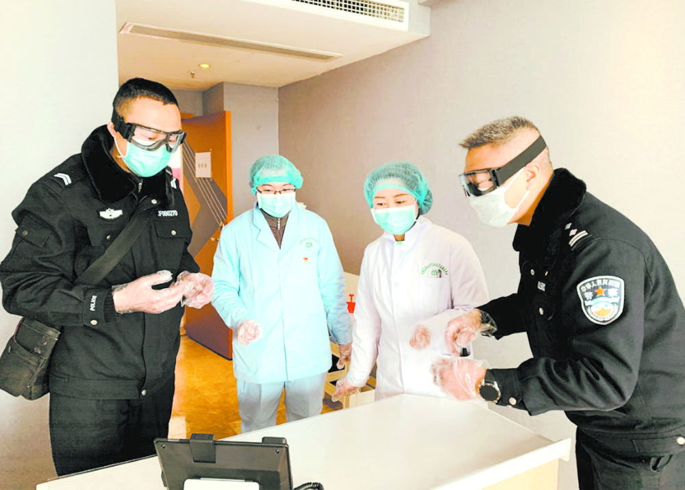 致敬那抹警察蓝感谢辛勤城管人