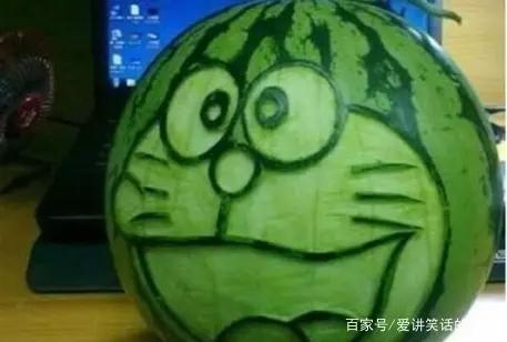 每日一笑：表姐未婚夫被她经理的未婚妻抢走了，表姐找到她经理说