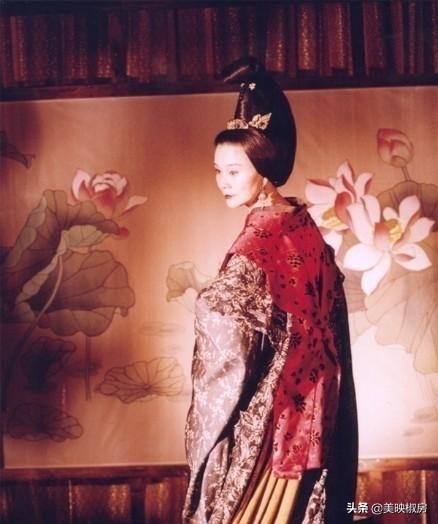 武则天为什么要把皇帝传给李显,武则天让位李显为什么又废了李显