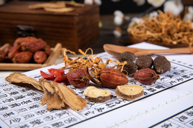 肾阴虚可以同时吃几种中成药,肾阴虚的能吃哪些中成药