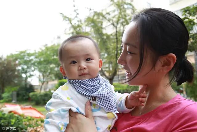 老人不来带娃要不要辞职,不放心老人带孩子该不该辞职