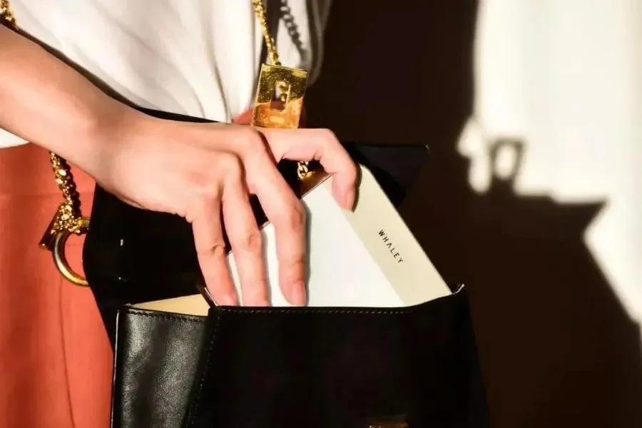 如何选择护眼投影仪,100寸电视和投影仪哪个好更护眼