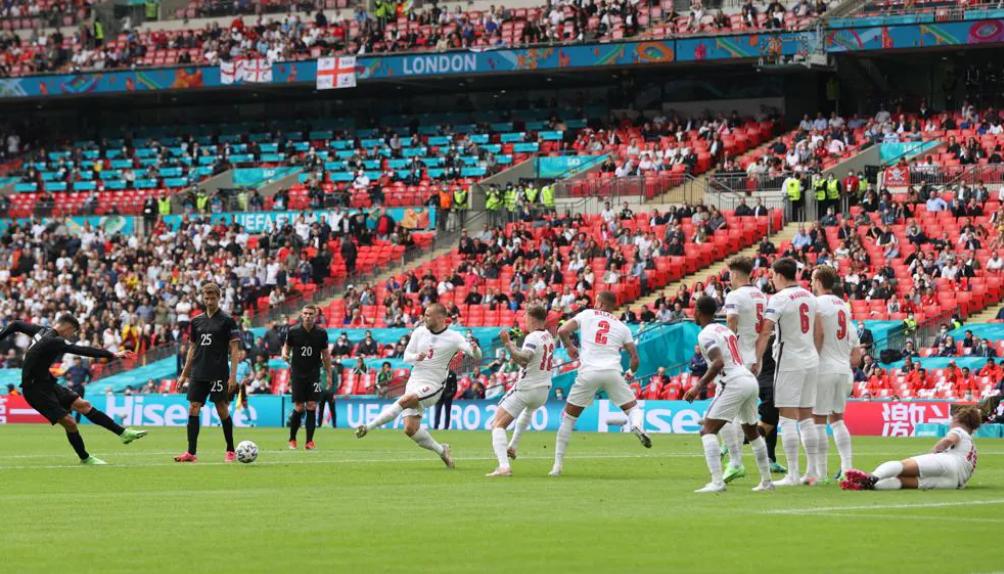 足球变成了22个人散步，最后英格兰闷死德国的运动