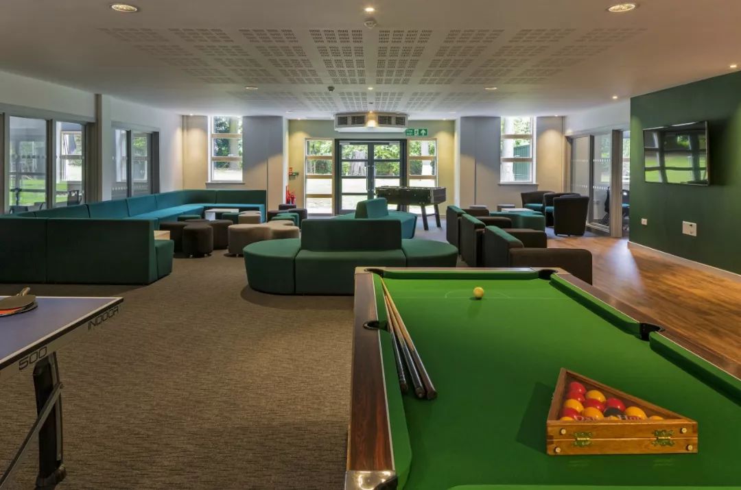 英国私校推荐之皇家罗素中学,英国24所罗素大学